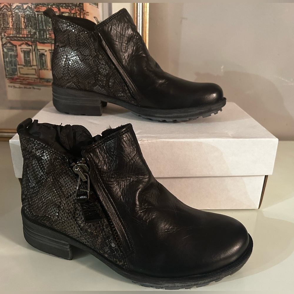 Josef Seibel Black Leather Snake & solid Woman's Size 37 6 - 6.5 NEW